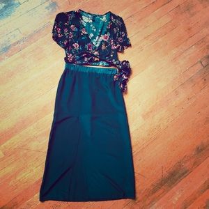 TOPSHOP Mid Length High Slit Skirt